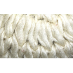 Bonnet de couleur crème en laine fait main